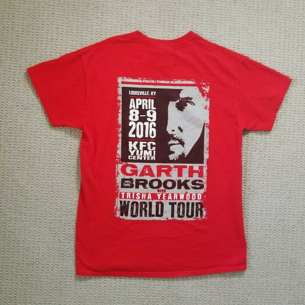 Garth Brooks Trisha Yearwood 2016 World Tour Red TShirt Size Med Louisville KY
